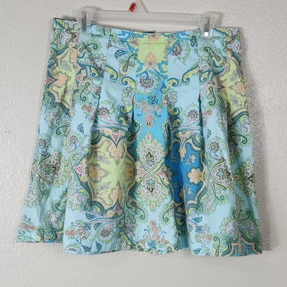 Daisy Fuentes pleated print skirt size 6 GUC